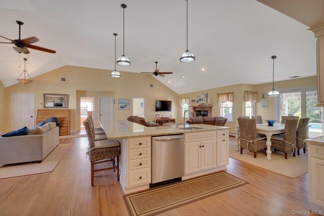 Building Photo - 3045 Rocky Point Rd