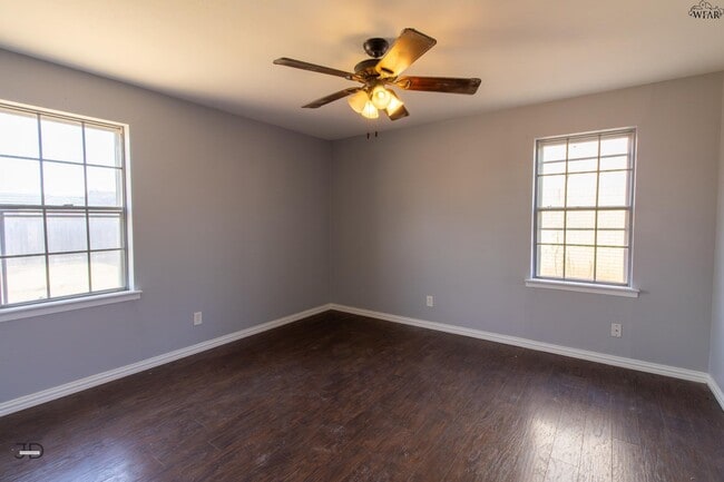 Building Photo - 4653 Balboa Dr