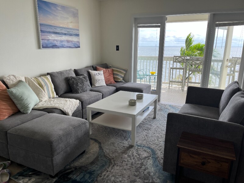 Building Photo - 5200 Coquina Key Dr SE
