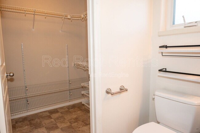 Building Photo - 4840 N 8th St