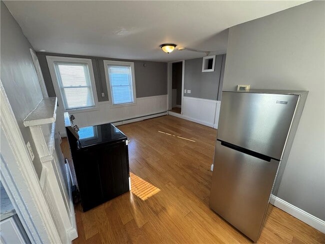 Building Photo - 29 Gesler St
