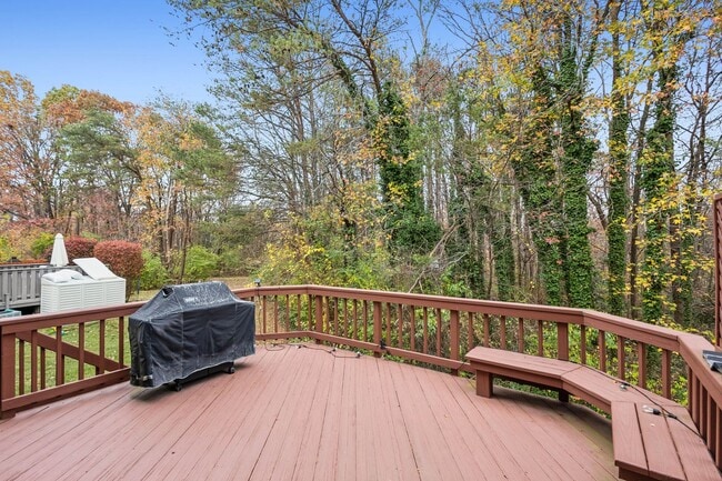 Building Photo - Modern Brick End-Unit Townhome with Stunning Upgrades and Serene Wooded Views