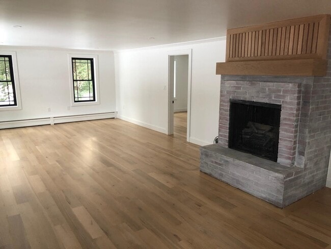 Building Photo - 77 Sewalls Falls Rd