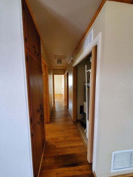 Hall - 121 Warwick St