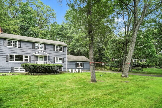 Building Photo - 163 MacGregor Dr
