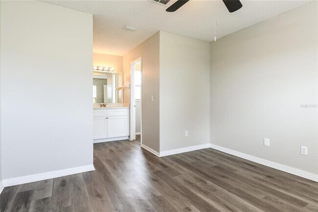 Building Photo - 3243 Knightsbridge Rd