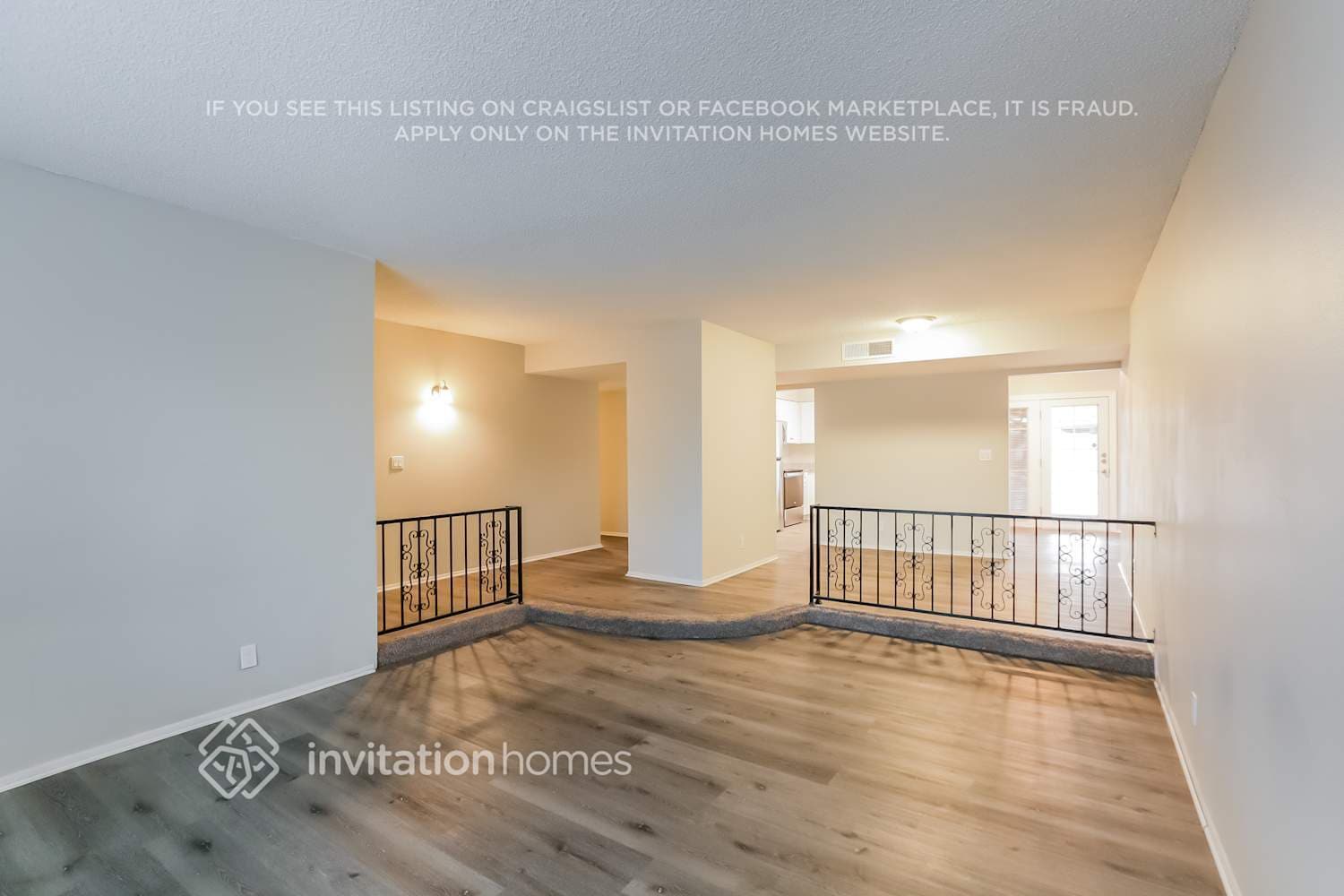 Building Photo - 701 N Comanche Dr