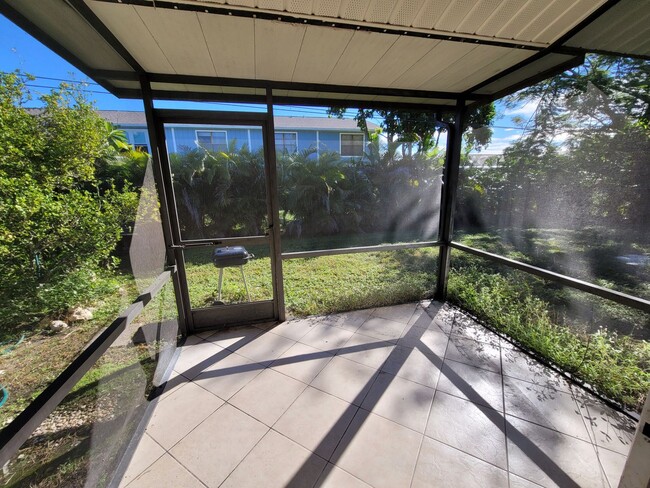 Building Photo - 4513 SW 8th Ct