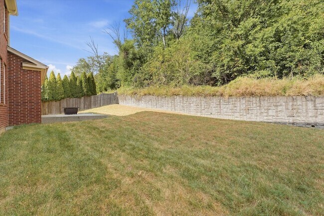 Building Photo - 1414 Chantilly Ln