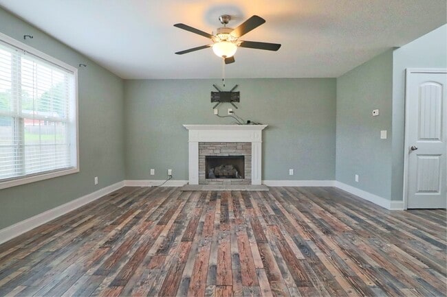 Building Photo - 1201 Morstead Dr