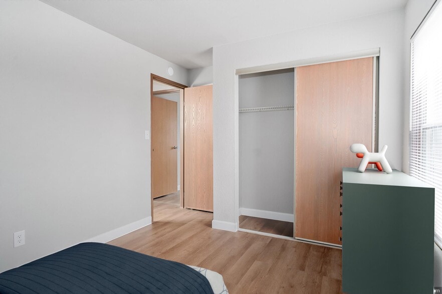 2 Bedroom Medium - The Reserve on Southtowne Il