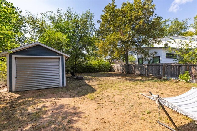 Building Photo - 1311 Madison Ave