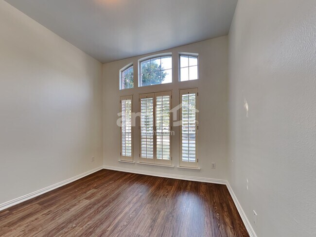 Building Photo - 2814 Cheshire Way