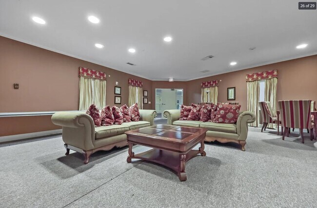 Common area - 35 W Broad St