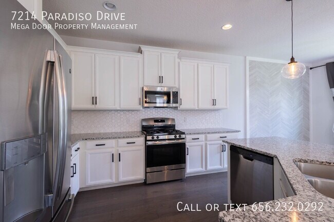 Building Photo - 7214 Paradiso Dr