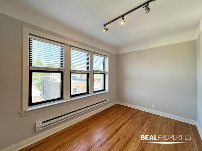 Building Photo - 1 bedroom in CHICAGO IL 60647