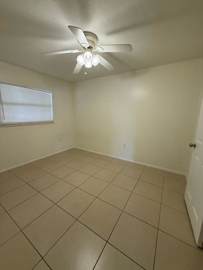 Building Photo - 122 South Rd