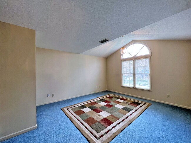 Building Photo - GREAT FARRAGUT LOCATION WITH INVITING FRONT PORCH CHARM!!!