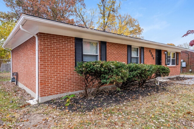 Building Photo - 8903 Willowcreek Dr