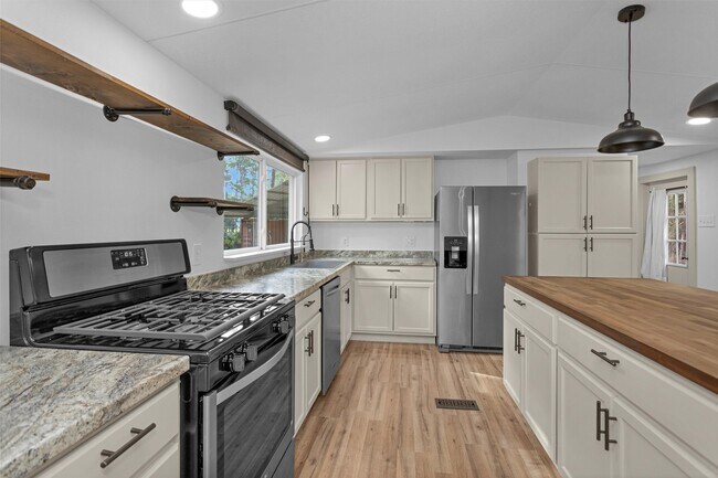 Primary Photo - 5500 Penny Rd