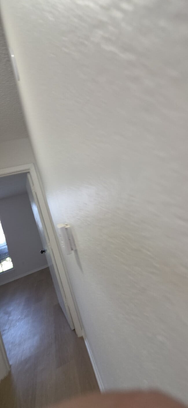 Building Photo - Beautifully remodeled first-floor condo with 2 bed & 2 bath