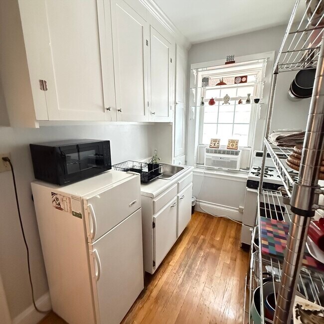 Building Photo - 285 Harvard St