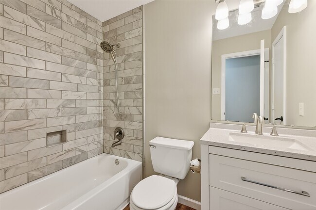 Building Photo - 21519 Sapphire Ct