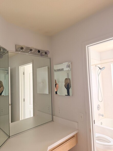 Building Photo - 3624 Idle Hour Dr