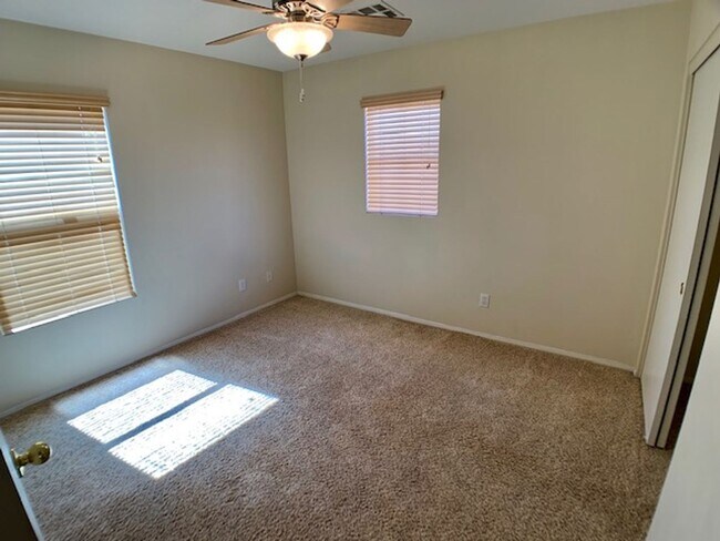 Building Photo - 9679 Ridgebluff Ave