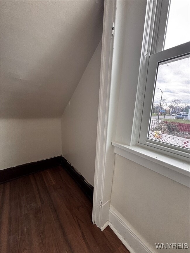 Building Photo - 432 Wohlers Ave