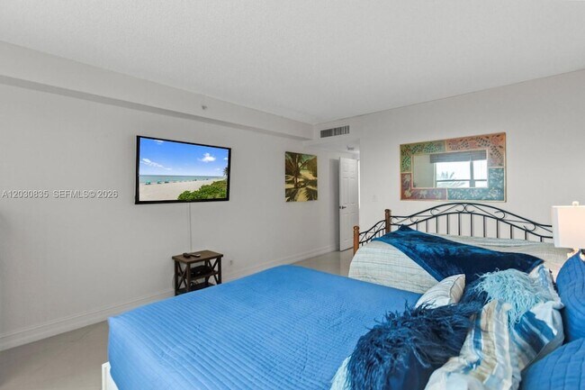 Building Photo - 2501 S Ocean Dr