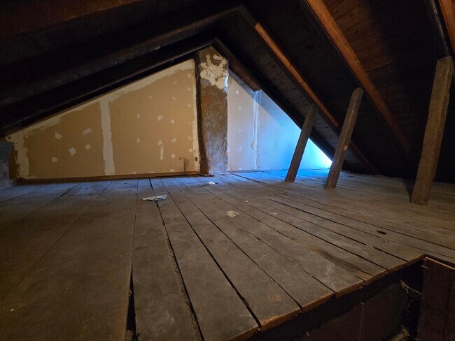attic - 116 Mercer St
