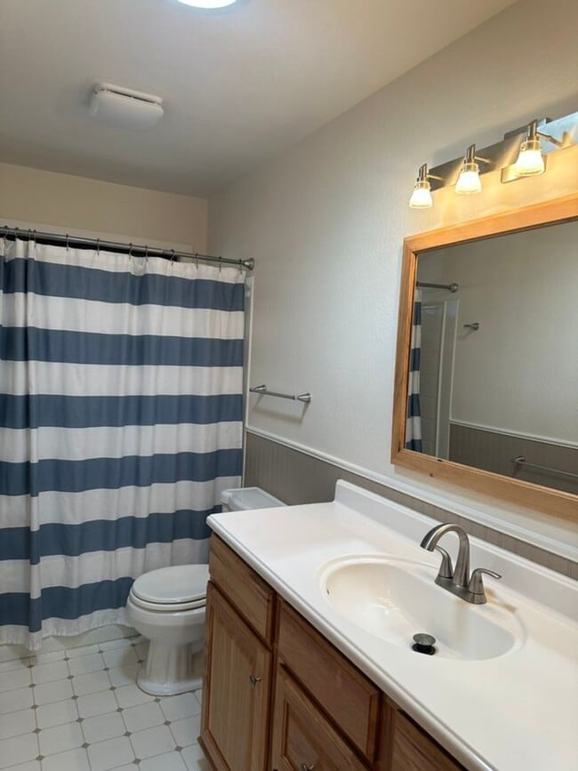 Building Photo - Long Term Lease in Glenshire- $2800