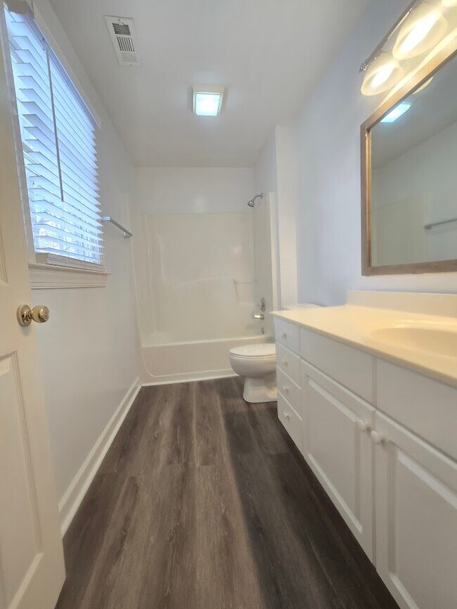 Building Photo - 3004 Honor Ct