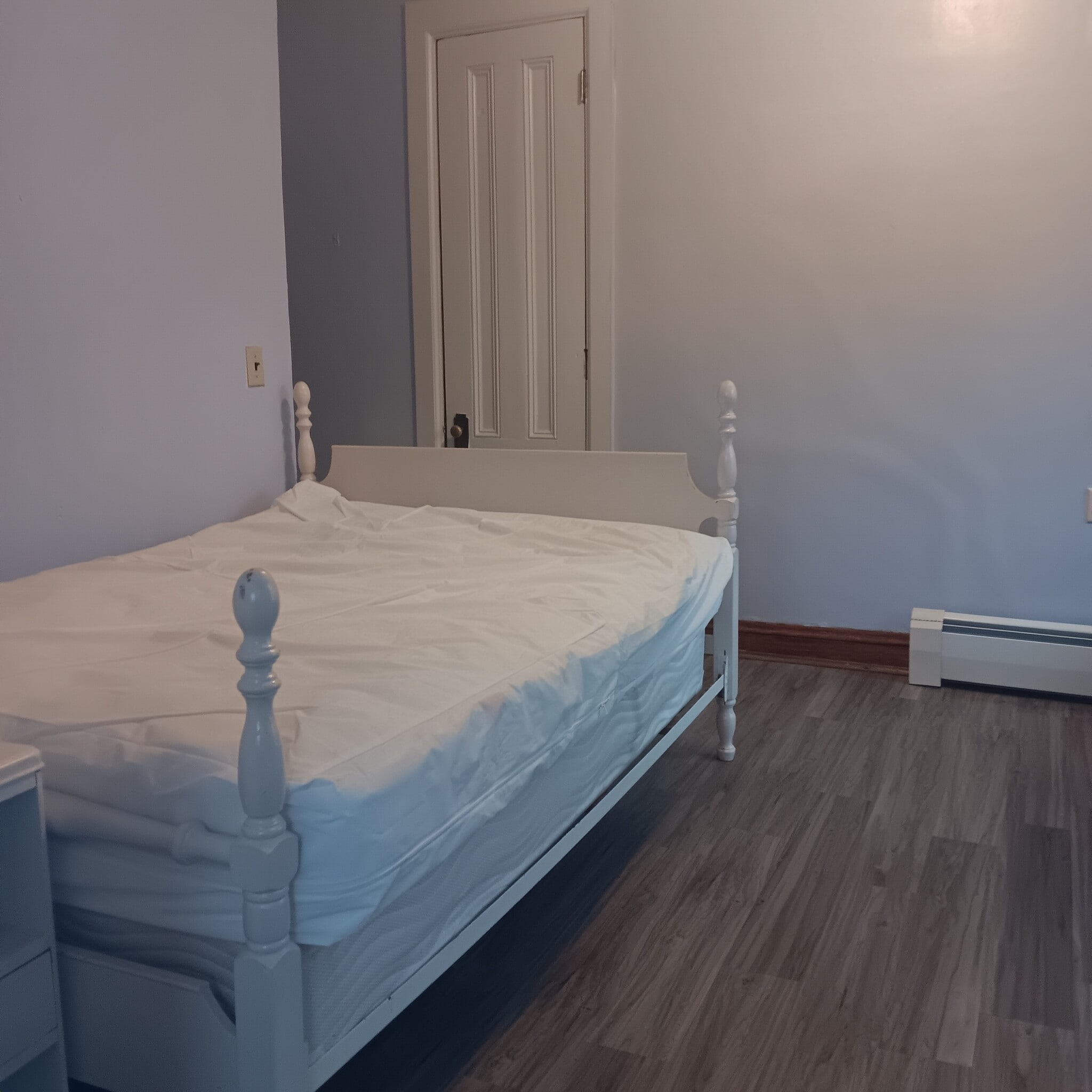 Apt 3 - upstairs back BR - 523 E State St