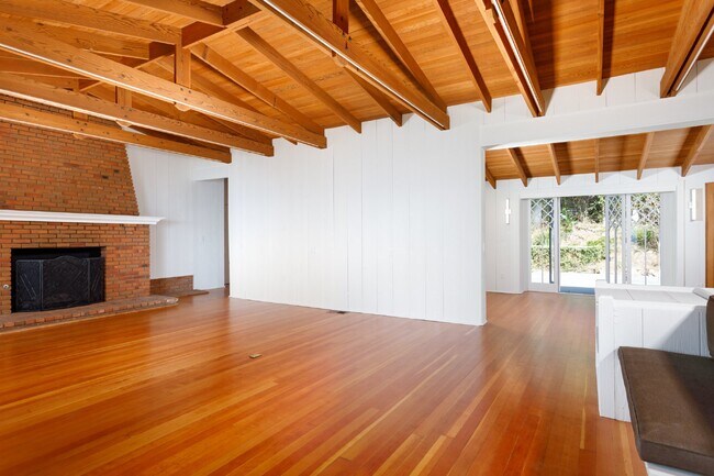 Building Photo - Coastal Elegance Meets Everyday Luxury