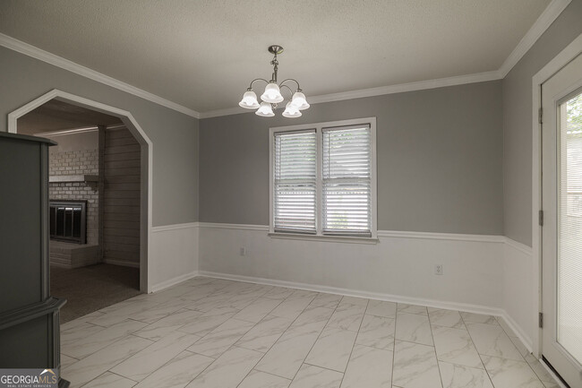 Building Photo - 115 Shadow Moss Dr
