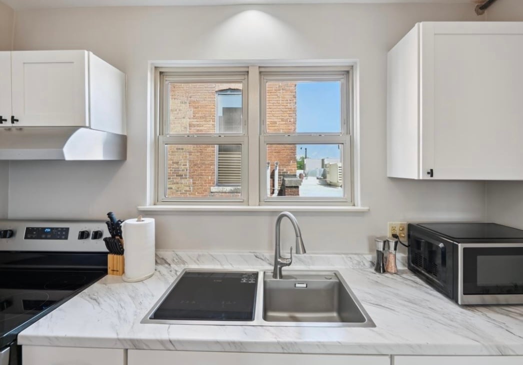 Building Photo - 100 S Ann Arbor St