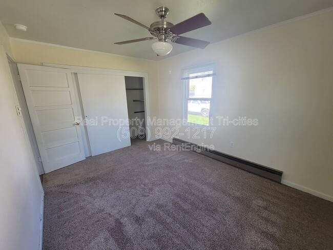 Building Photo - 1003 Torbett St