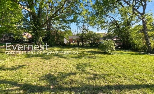 Building Photo - 1921 Dabbs Ave