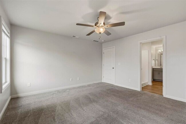 Building Photo - 7191 Seagraves Ct