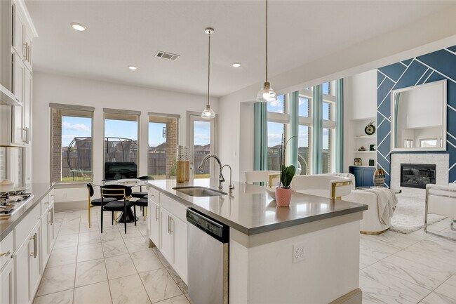 Building Photo - 1922 Pleasant Grove Dr