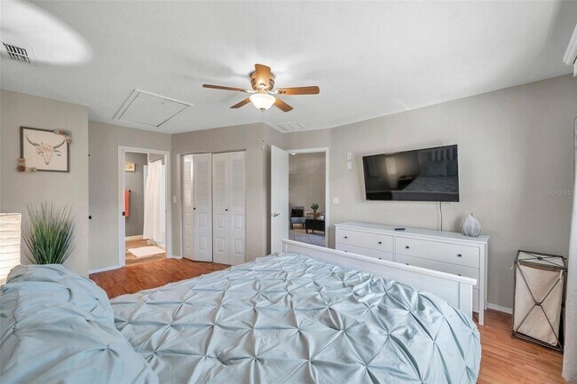 Building Photo - 6421 Drexel Dr