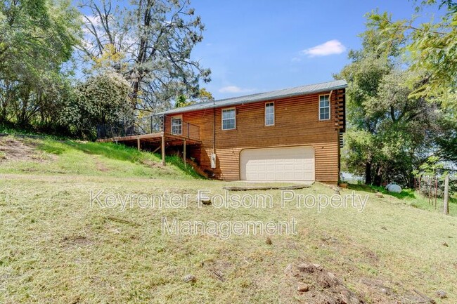 Building Photo - 5800 McKinley Dr
