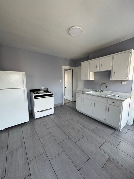 Building Photo - 4531 S Spaulding Ave