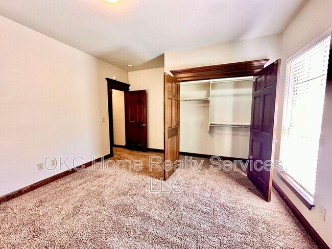 Building Photo - 1216 NW 190th Pl