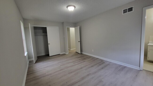 Building Photo - 3823 Rainford Dr