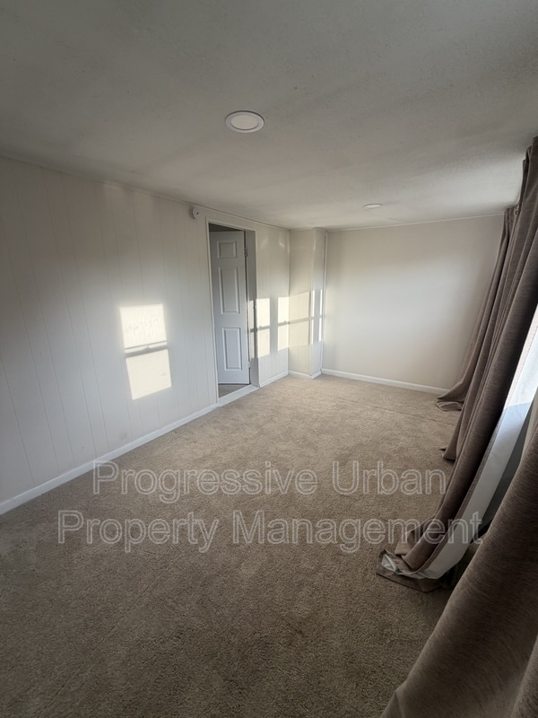 Building Photo - 4345 W 48th St