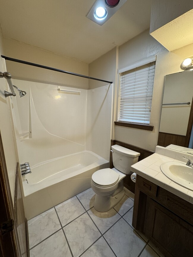 Building Photo - 841 NW 115th St