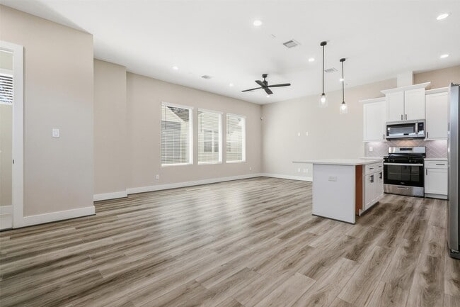 Building Photo - 9 Wellford St